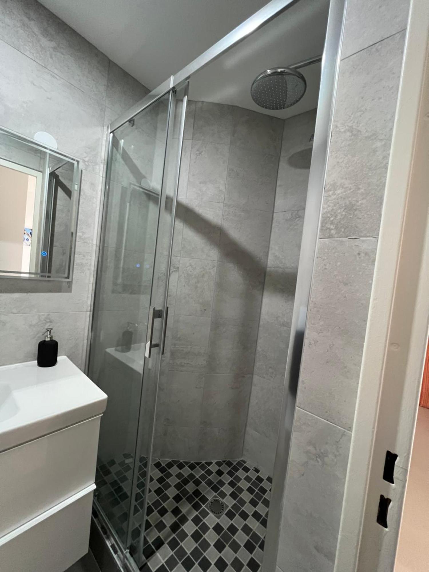 Apartamento Super 4 Pieces Refait A Neuf Villeurbanne Exterior foto